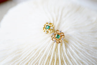 14K Gold Emerald Green Crystal Floral Stud Earrings